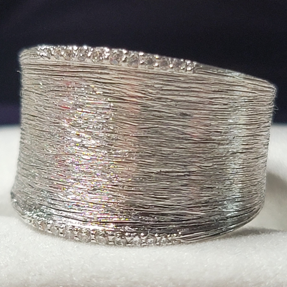 Elegant Silver Textured Women's Ring